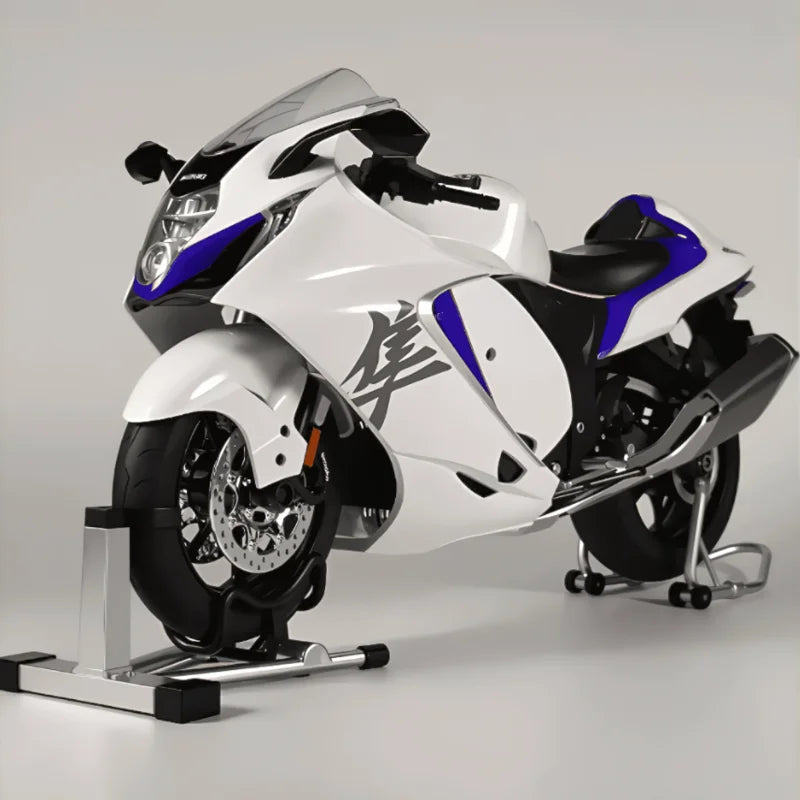 Photo illustrative de la Suzuki Haybusa gsx1300r Smoke & Sound à l'échelle 1:6. Photo de face.
